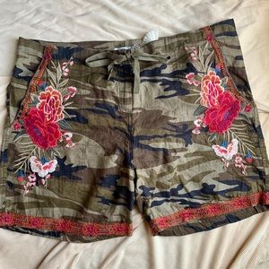 NWT Johnny Was Camo Burke Linen Shorts